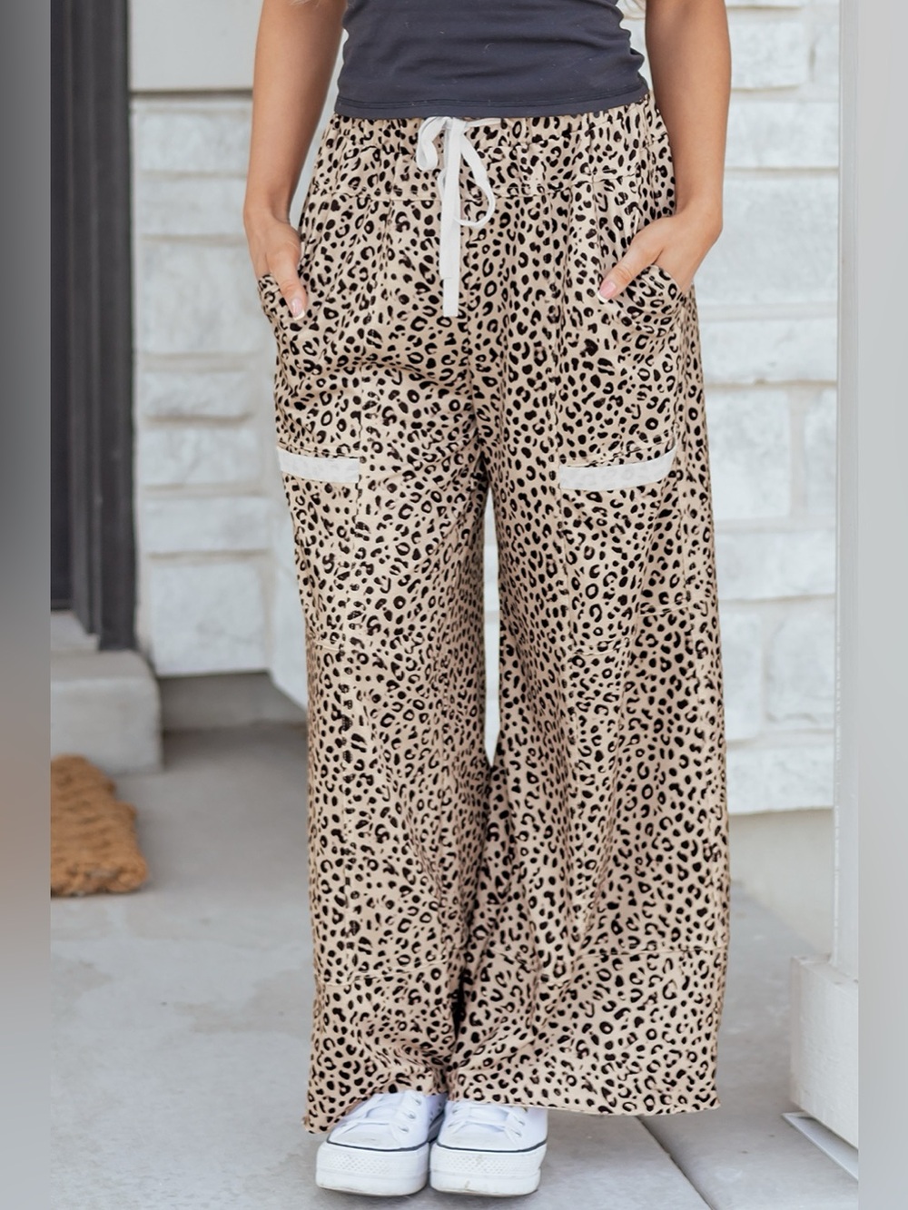 Leopard Print Wide-Leg Pants with Drawstring - Picture 6 of 15
